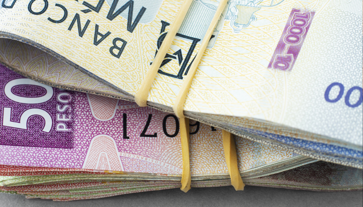 Обезценяването на валутата се ускорява след промените в лихвените проценти