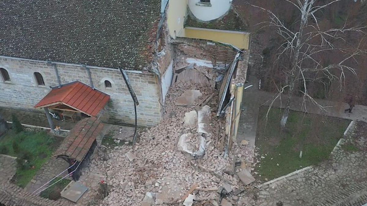 Празничната литургия се мести в съседното село Балей заради риск