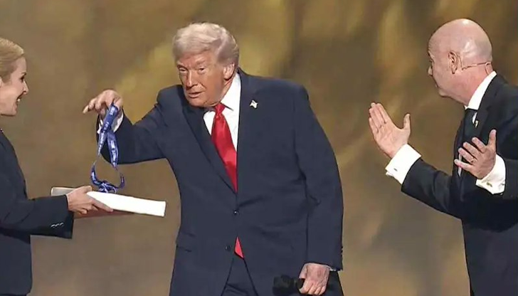 Джани Инфантино връчи отличието на американския президент по време на