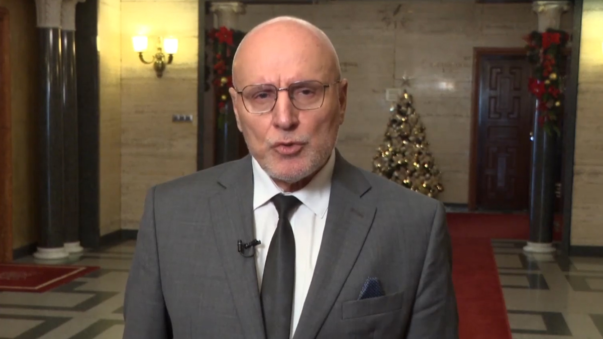 Емоционално обръщение на управителя на БНБ часове преди приемане на