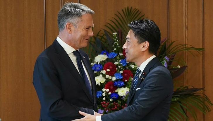 Китайски изтребител J-15 насочи два пъти радара си към японски