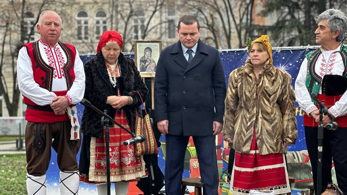 Кметът на Русе пожела на съгражданите си сплотеност и по-сигурно