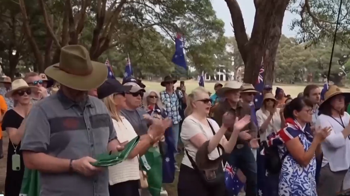 Премиерът Антъни Албанезе нареди пълна проверка на спецслужбите, докато граждани