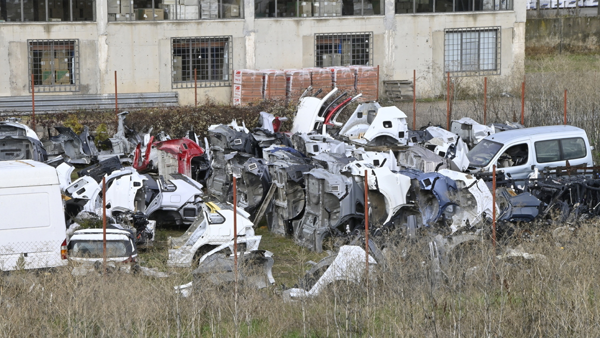 Разбиха канал за пласмент на детайли от Италия в Елин