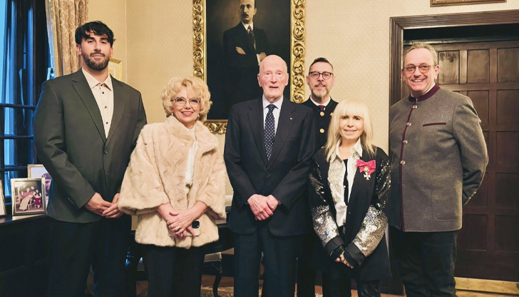 Примата на българската естрада получи Дамски кръст – първа степен