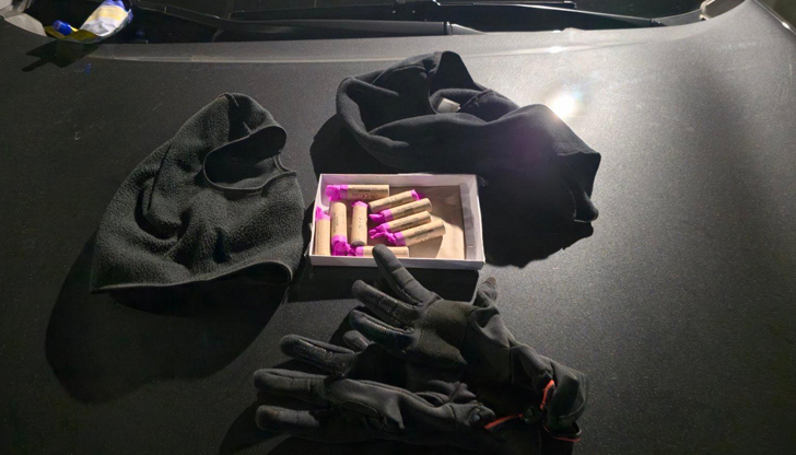 Сред арестуваните има въоръжени с ножове, боксове и издирвани лицаОколо