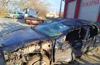 21-годишен шофьор се заби в оградата на пожарната в Павел баня