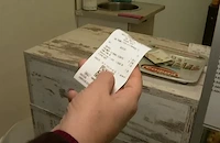 Търговията в село Роза продължава в левове