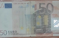 Основните белези, по които лесно да разпознаем фалшиви евробанкноти