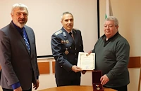 Министърът на отбраната отличи кмета на Ценово