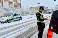 Румъния блокирана от сняг: 1600 полицаи излязоха на пътя заради тежката обстановка