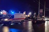 Удариха се две коли и стълб на оживен русенски булевард