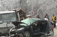 Полицията издирва избягалия тираджия след смъртта на баща и дъщеря край Изворче