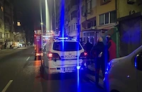 Пожарникари спасиха мъж от горящо жилище в центъра на Бургас