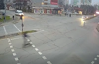 Тротинетка "прелетя" на червено в центъра на Ямбол