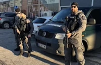 МВР извади полицаи с дълго оръжие по улиците