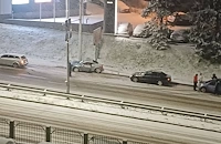 Кола се заби в стълб на булевард "Христо Ботев"