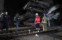 Пътнически влак дерайлира в Испания