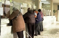 Административен хаос в НОИ остави пенсионери със запори без стотинка до 20 януари