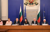 Синдикатите влязоха в спор за предложенията за втората пенсия