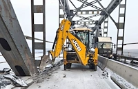 Ремонтът на Дунав мост продължава с демонтаж на бордюри