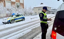 Румъния блокирана от сняг: 1600 полицаи излязоха на пътя заради тежката обстановка