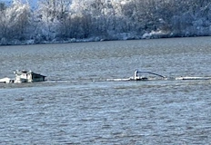 Румъния отмени изтеглянето на кораба заради силното течение и технически