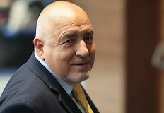Журналистът признава че бившият премиер умело бяга от неудобните темиБойко