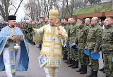 Властта обеща модернизация по натовски стандарти по време на военния