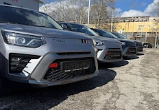 Петте високопроходими автомобила са платени с европейски средства по проект