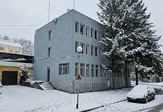 Старото районно управление е с опасни пукнатини и риск от