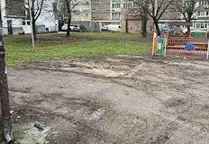 Градинката на улица Муткурова е като картофена нива сигнализира русенецДългогодишен