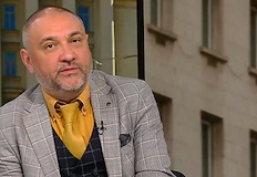 Депутати от ИТН ходели до тоалетна с придружител заради натискБившият