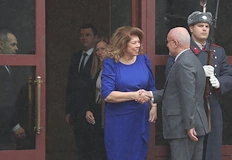 Гуверньорът на БНБ на закрита среща с президента докато досегашните