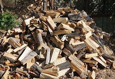 Провериха имоти на 64 годишен и 26 годишен мъж в