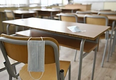 Русе остава в рисковата зона всеки десети ученик в страната