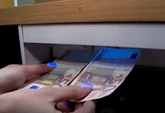 36 годишен мъж е задържан в офис на куриерска фирма