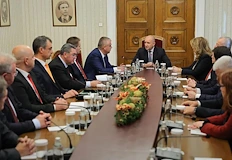 Президентът връчва последната папка утре сутрин страната се готви за