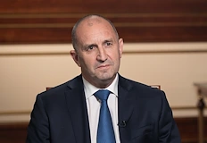 Президентът пожела възстановяване на стотиците ранени в бар Le Constellation