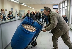 25 000 лева на стотинки минаха през една книжарница докато