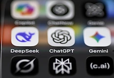 Технологичният гигант изоставя модела чист интелект в търсене на приходи