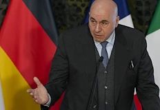 Гуидо Крозето определи операцията като виц докато Мелони търси подкрепа