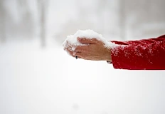 Предстоят няколко снежни валежни обстановкиСилни пориви на южен вятър и