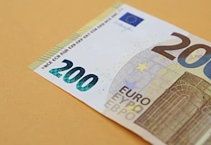 Банкнотите от 200 и 500 евро са законно платежно средство