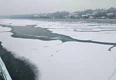 Водата е с положителни температури няма риск за корабоплаването въпреки