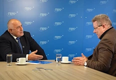 Журналистката разкритикува приятелския тон на интервюто и безграничната самовлюбеност на