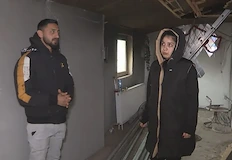 Младата двойка събира средства за спешен ремонт след като огънят