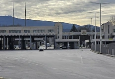 Тировете се изтеглят бавно след 26 часа в леден капан