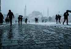 Властите обявиха извънредна ваканция заради лошото време Turkish Airlines и