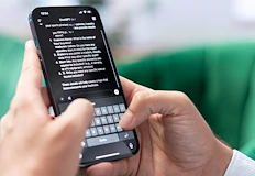 Новата икономика на лъжата залива избирателите с евтина пропаганда и